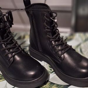 Black Sleek Leathery Women's Combat Boots